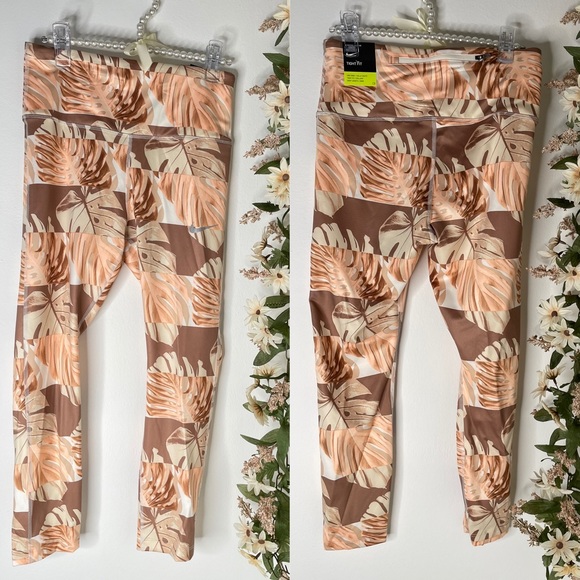 Nike Women's Dri-FIT Printed Cropped Leggings - Picture 2 of 3